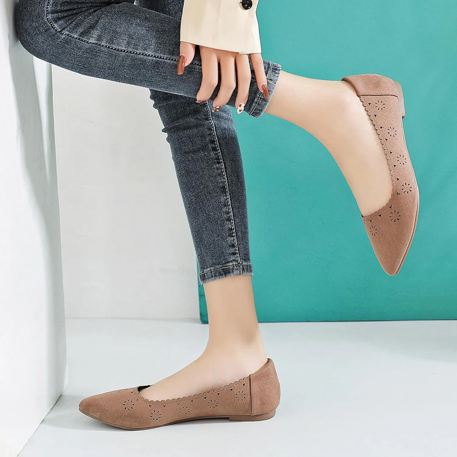 Ataiwee Women's Wide Flat Shoes - Pointed Ladies T-Strap Adjustable Summer Shoes.