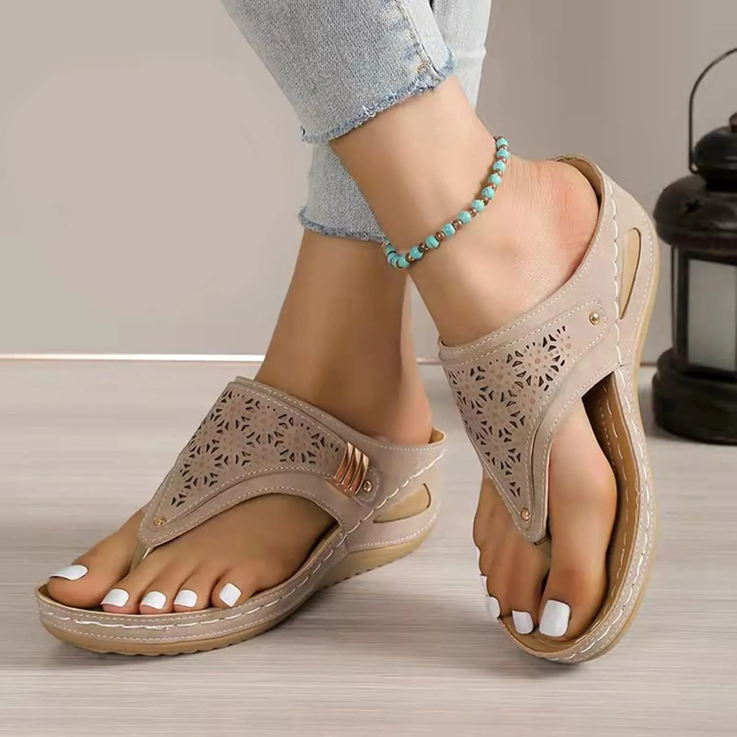 Flip Flop Women Sandals Ladies Fashion Retro Solid Leather Hollowed Out Carved Toe Clip Thick Sole Sandals