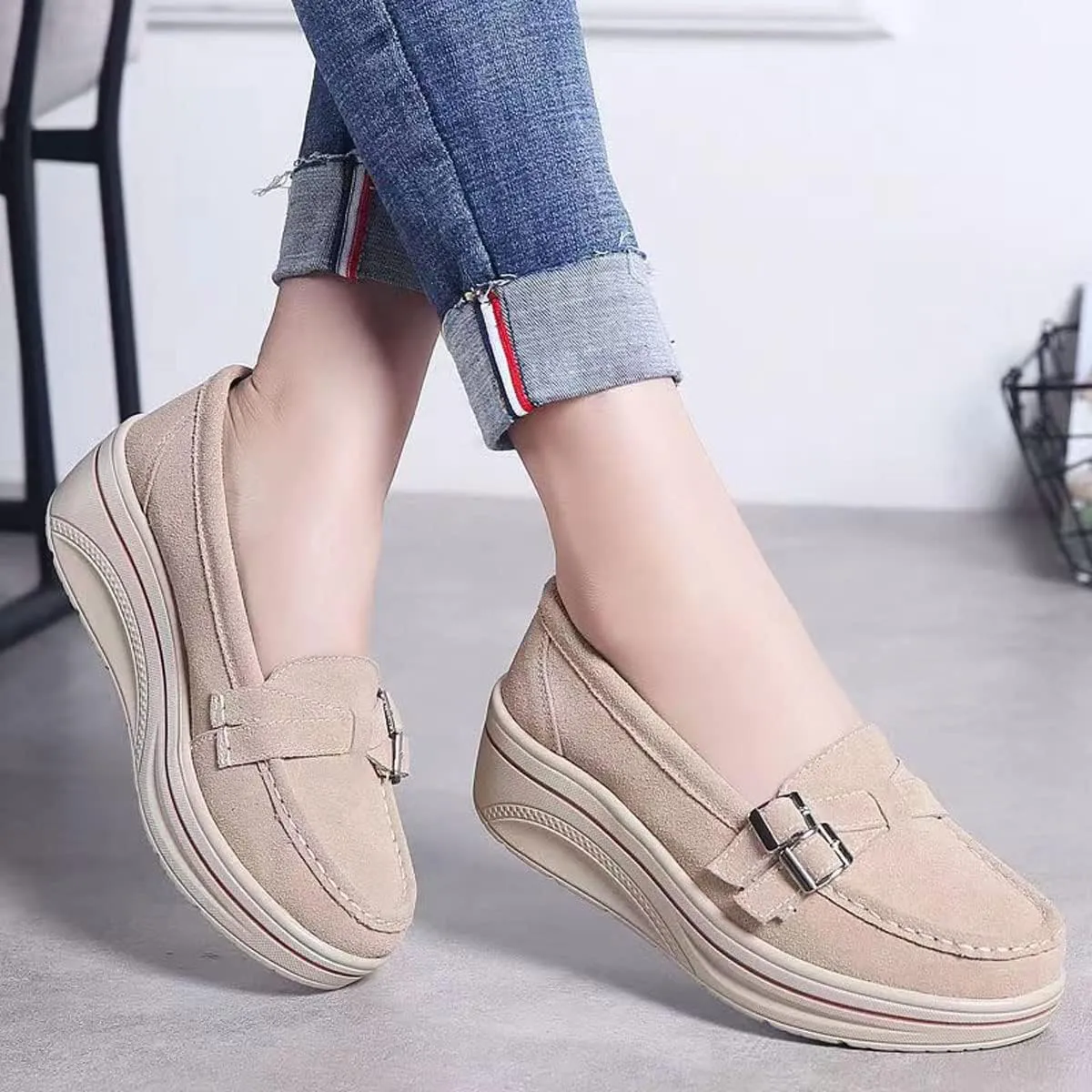 LAVAEGG Women Slip On Loafers,Comfort Suede Moccasins Wide Low Top Shoes,Non-Slip Heightening Wedge Shoes