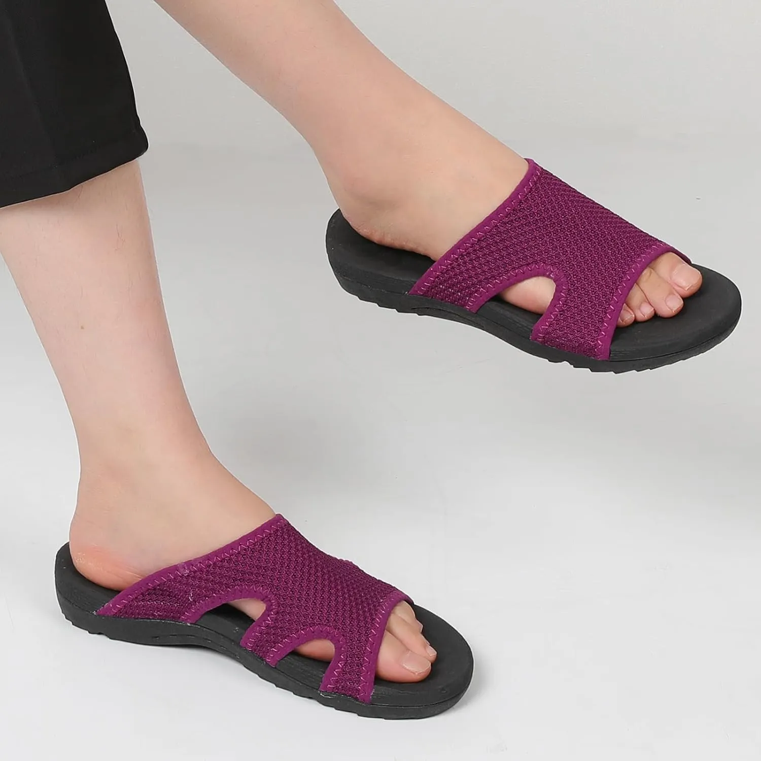LeIsfIt Womens Slide Sandals Arch Support Slides Slip on Plantar Fasciitis Sandals Ladies Yoga Mat Thick Cushion Slipper Slides for Indoor Outdoor