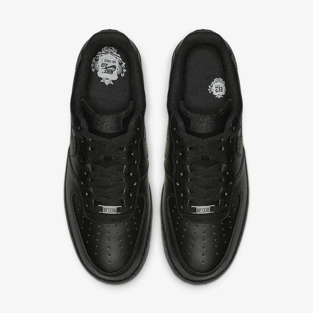 Nike Men's Low-Top Sneaker