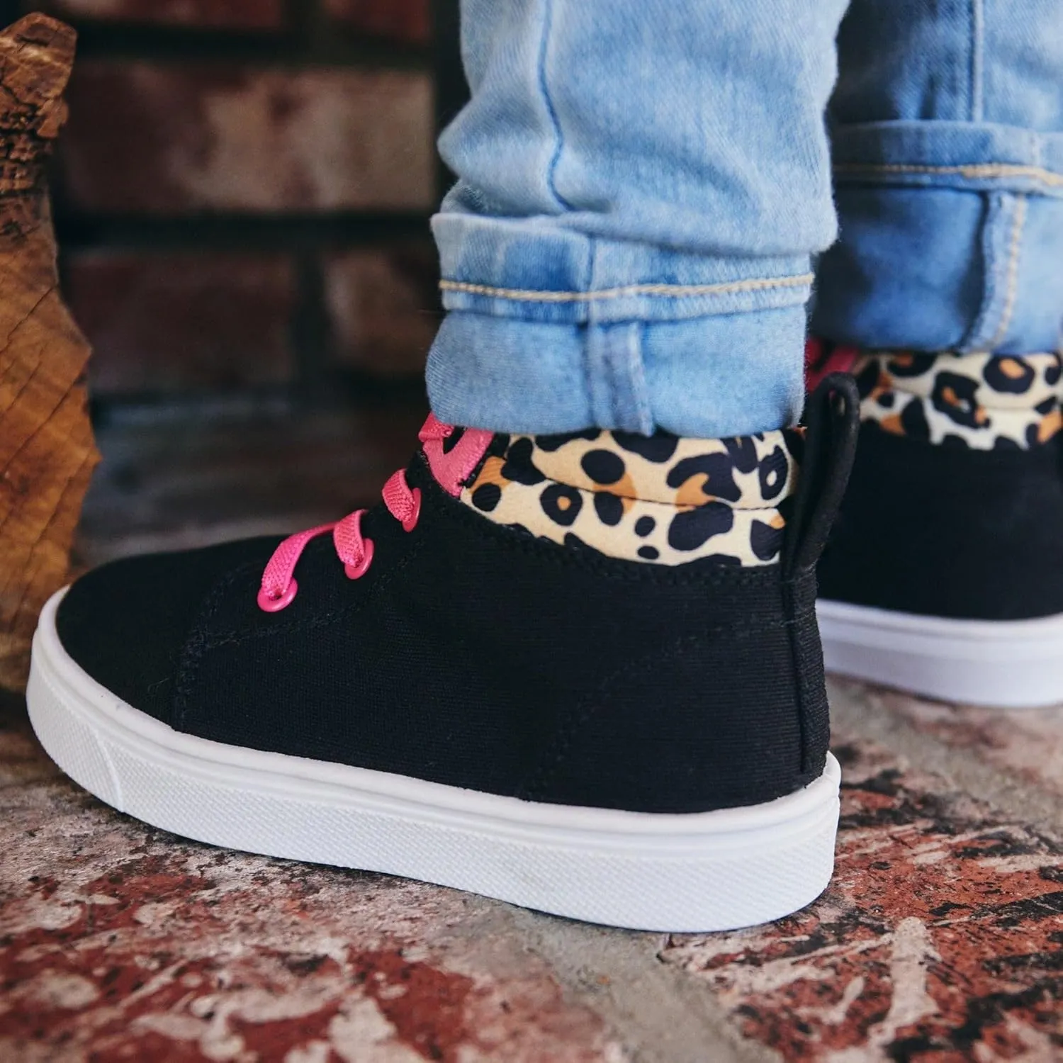 Oomphies Sam Girls Hi-Top Pull-On Sneakers – Canvas Upper, Elastic Laces, Cushioned Insole & Durable Rubber Sole