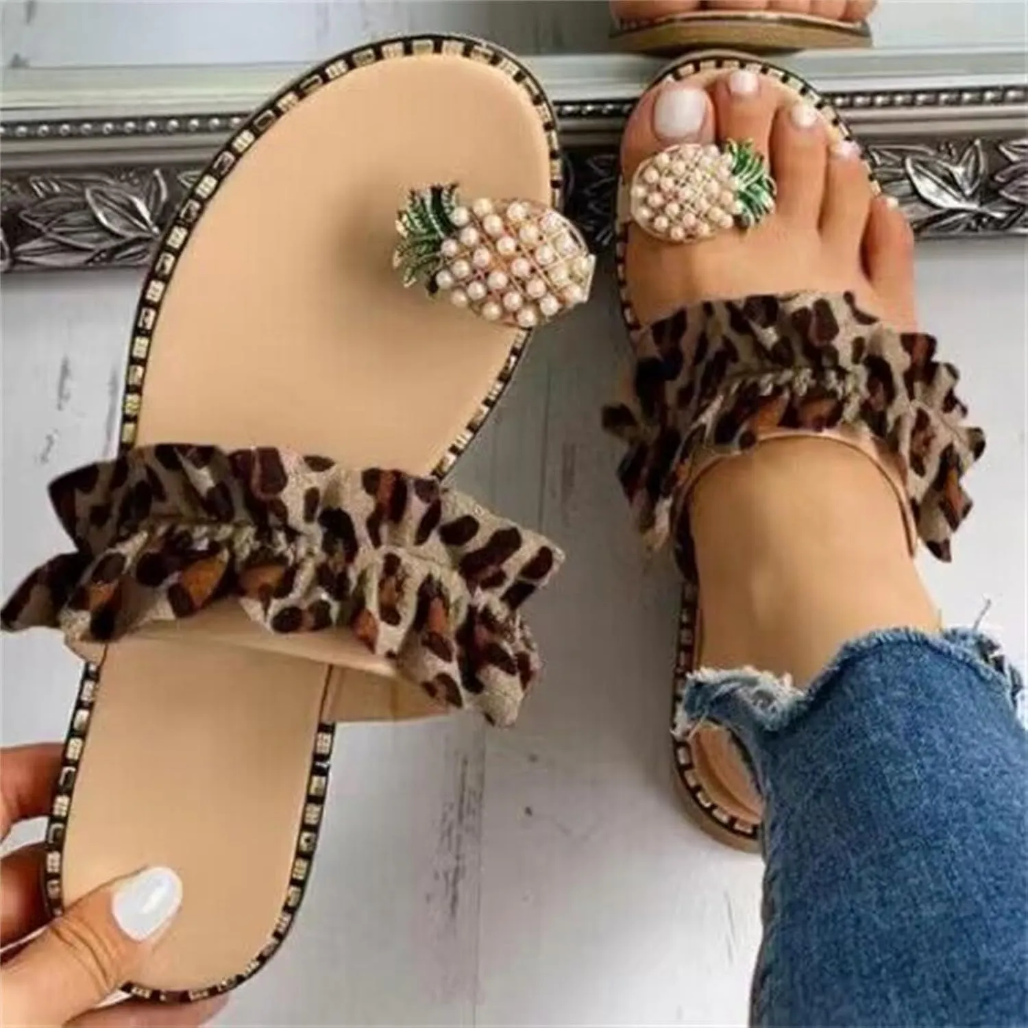 Sandals for Women Thong Bohemia Bling Rhinestone Pearl Flat Gladiator Pearls Clip Flip Flops, Sweet Cute Boho Casual Home Beach Ruffle Trim Ring Slip on Slippers Open Toe Dress Shoes