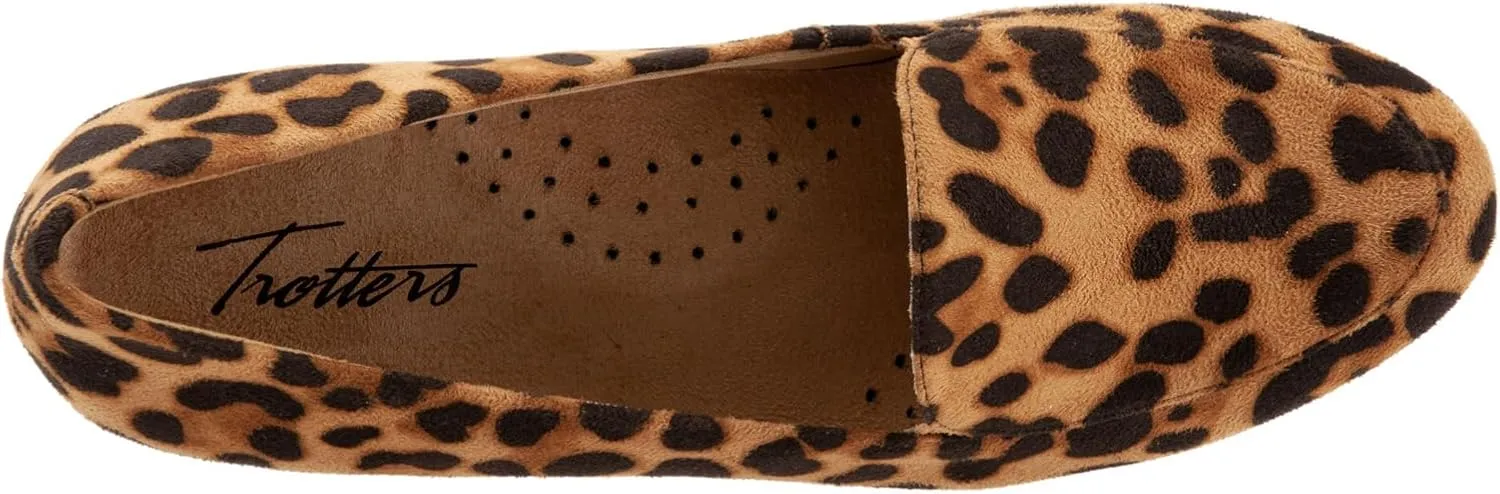 Trotters Women's Monarch Slip-On Loafer