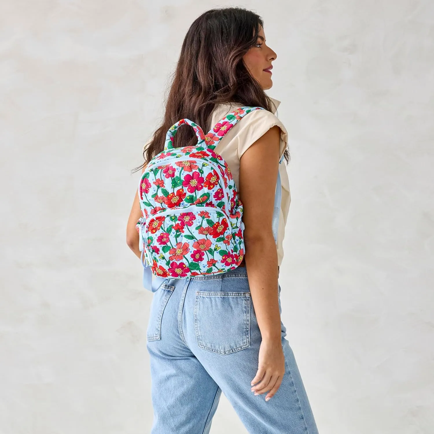 Vera Bradley Women's Disney Featherweight Small Banbury Backpack, Mickey Meadow, One Size