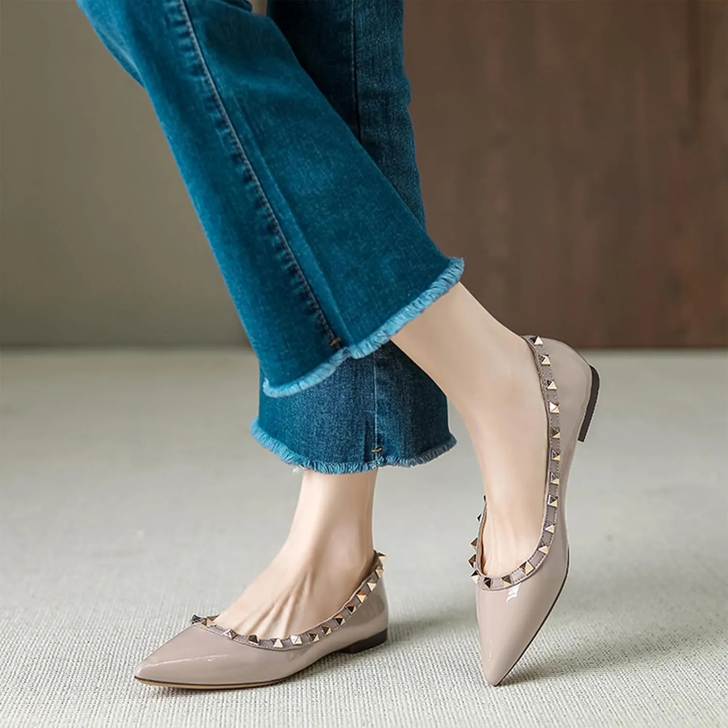 Women Fashion Patent Leathe Studded Rivet Slip on Flat Shoes Summer Closed Pointed Toe Shallow Mouth Comfortable Dress Walking Flat Shoes
