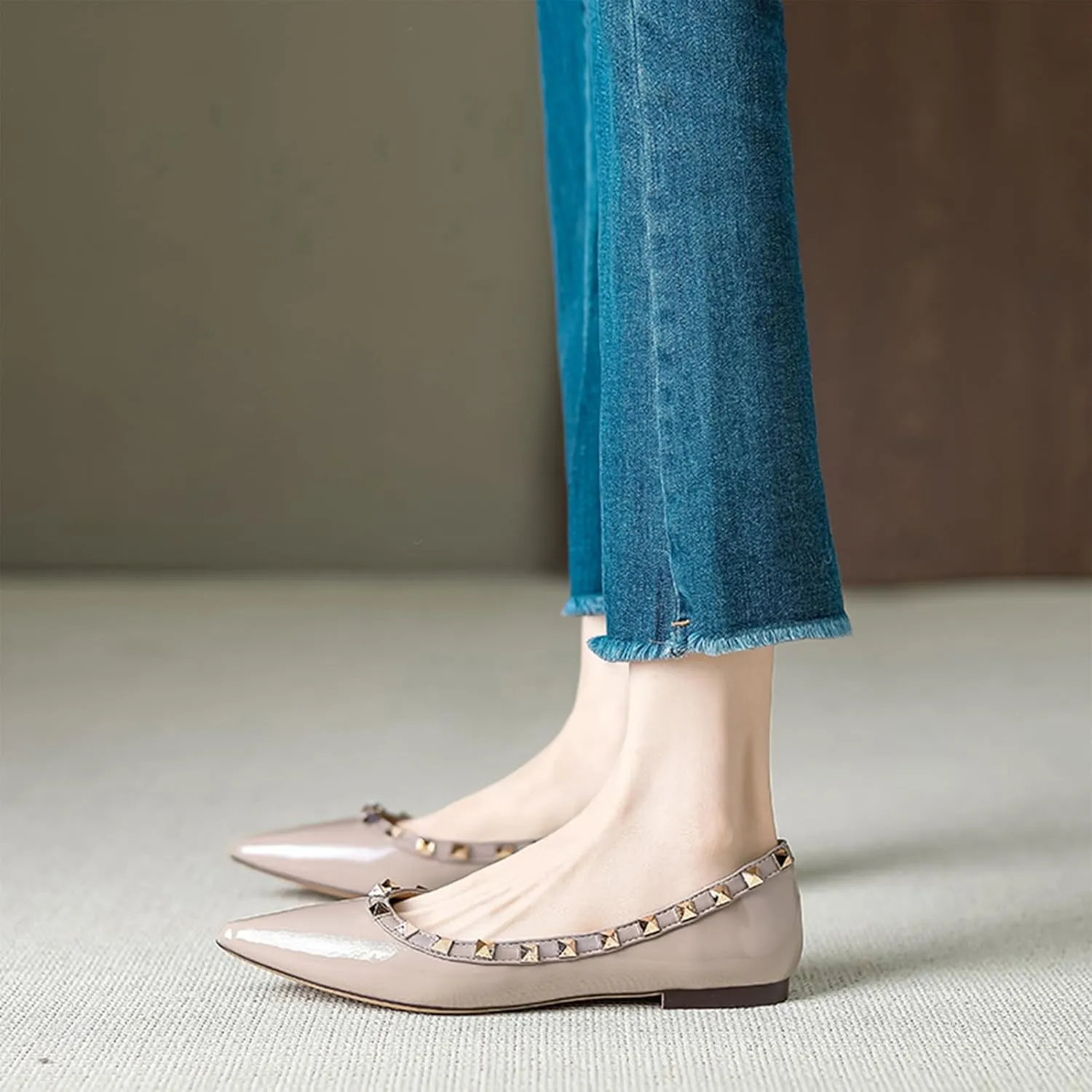 Women Fashion Patent Leathe Studded Rivet Slip on Flat Shoes Summer Closed Pointed Toe Shallow Mouth Comfortable Dress Walking Flat Shoes