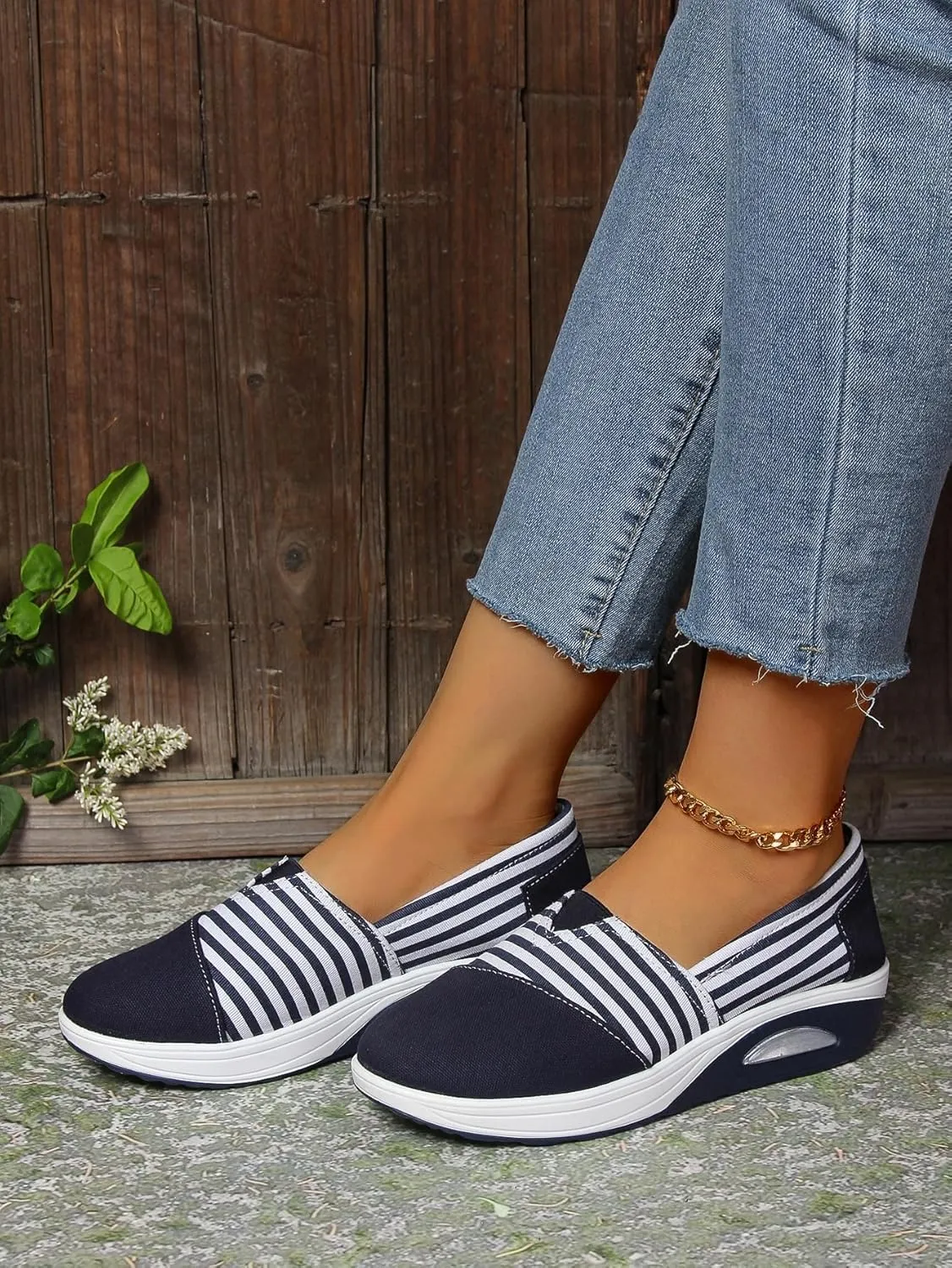 Women's Comfort Striped Slip-On Sneakers, Round Toe Low Top All-Season Comfort Loafer, Classic Casual Washable Shoes