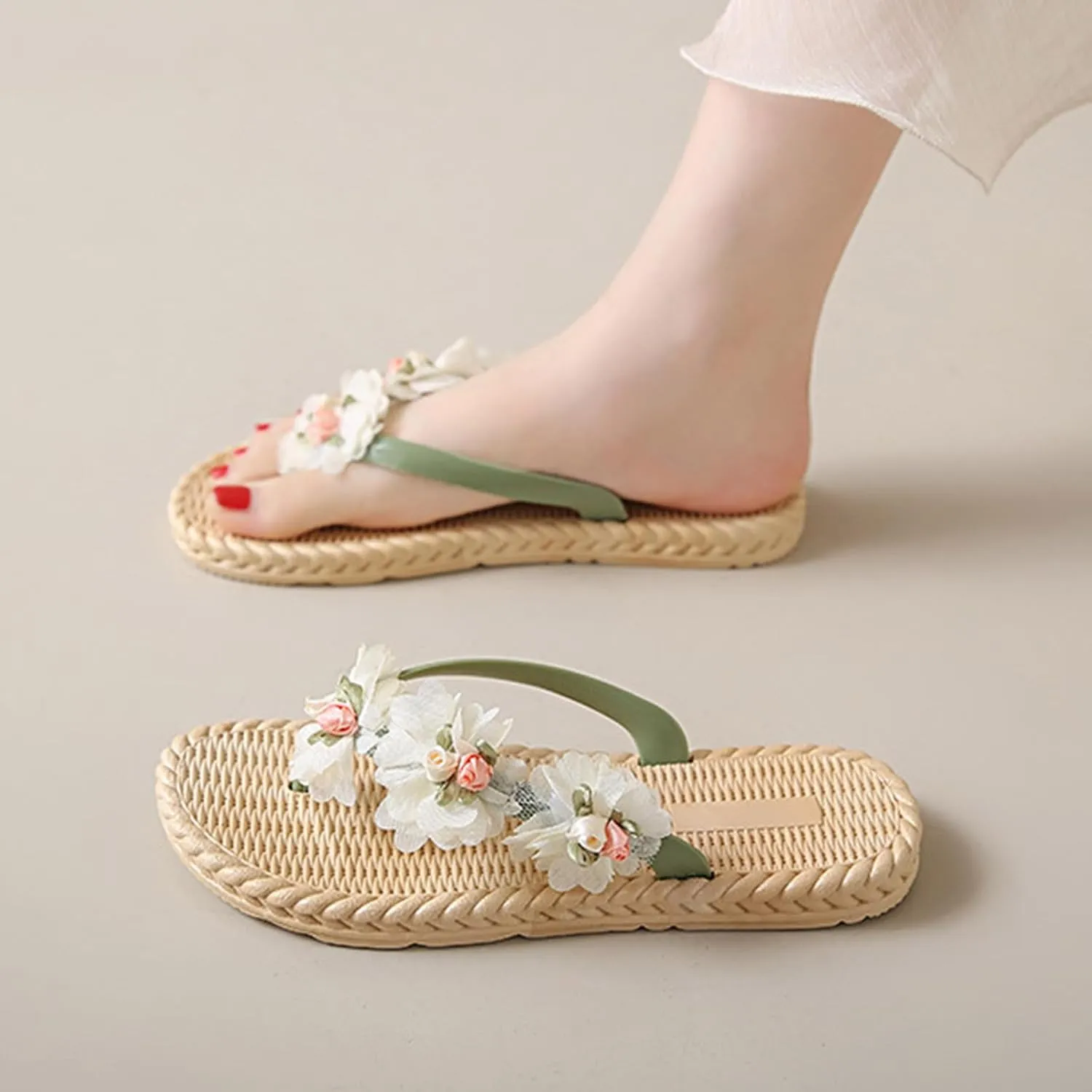 Women's Gardenia Flower Flip-Flop Slip On Bohemia Raffia Straw Footbed Flat Sandals Cute Dressy Summer Sandals 2025